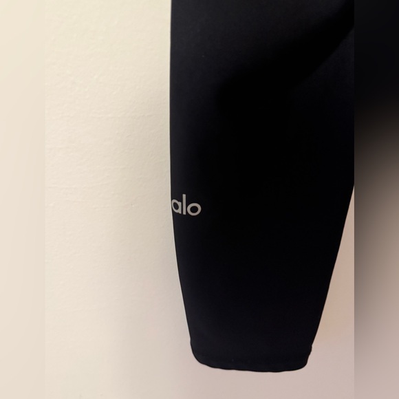 ALO Yoga Black High-Waist Cropped Leggings Small - Picture 4 of 4